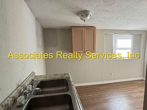 5th image of 1727 NE 17th Pl #Mr82-02