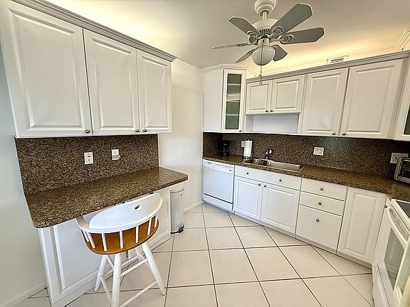 2nd image of 3087 Oakridge U