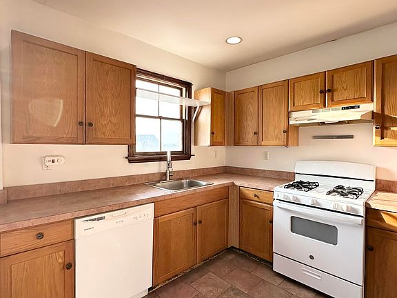 5th image of 155 Beach 95th St #4