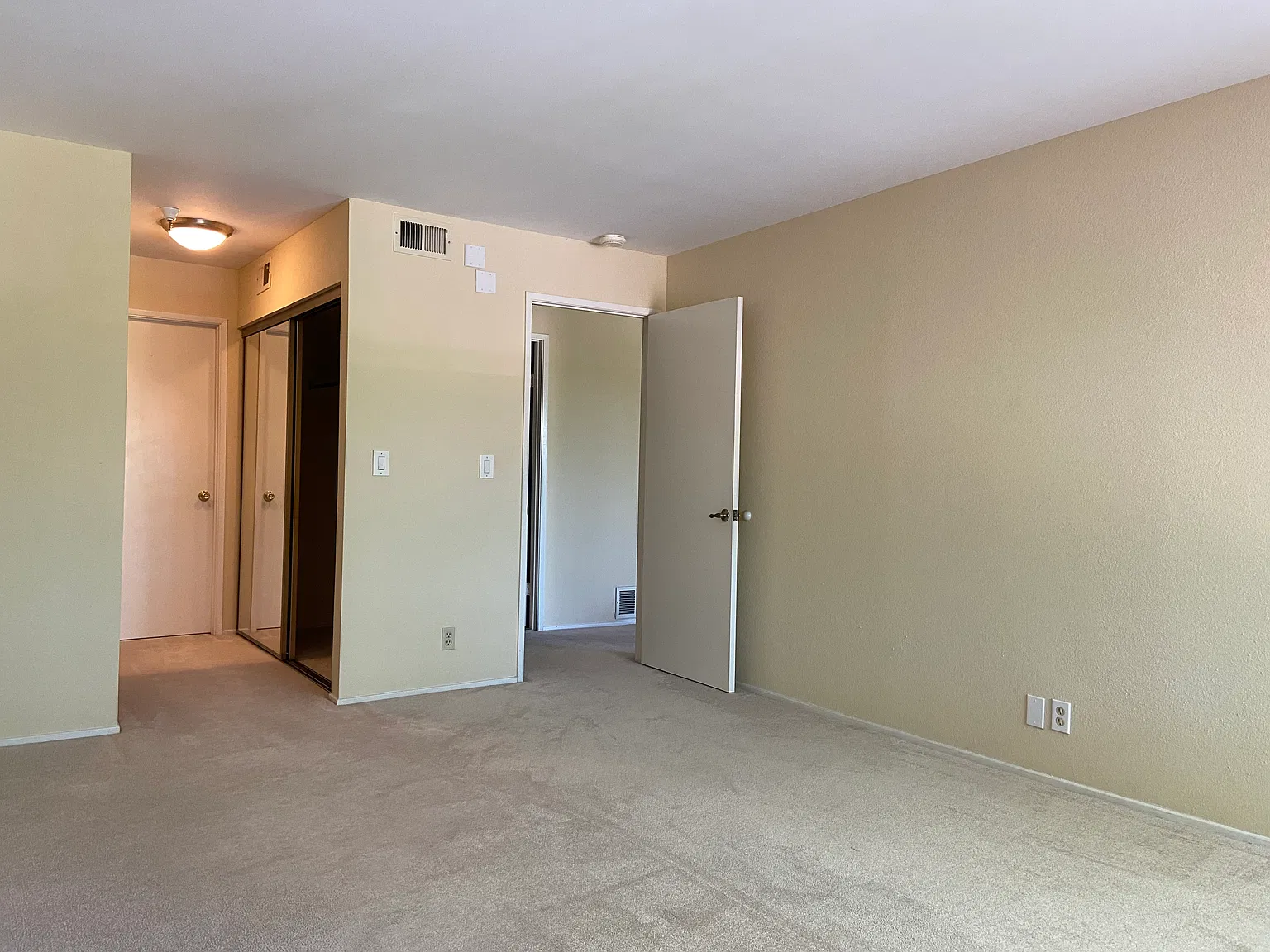 1 bed, 1000 sqft, $3,400 — Photo 4