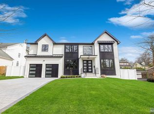 536 Burlington St, Paramus, NJ 07652