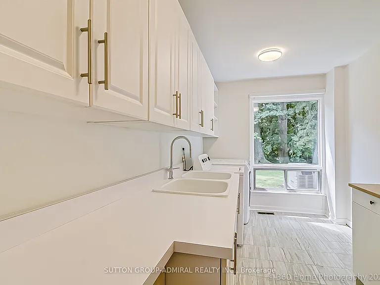 47 Waterloo Ave — Photo 42