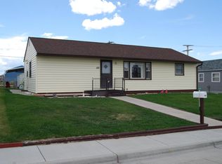 103 Cascade Ave, Newcastle, WY 82701