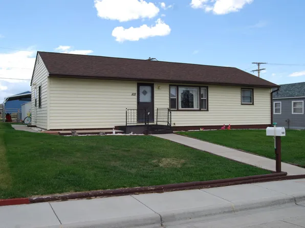 103 Cascade Ave, Newcastle, WY 82701