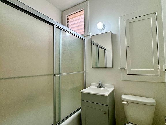5th image of 2453 Lombard St