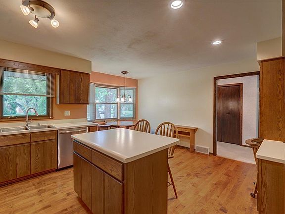4th image of 5751 Barbara Dr