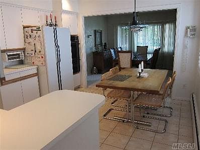5th image of 33 Seaview Ln