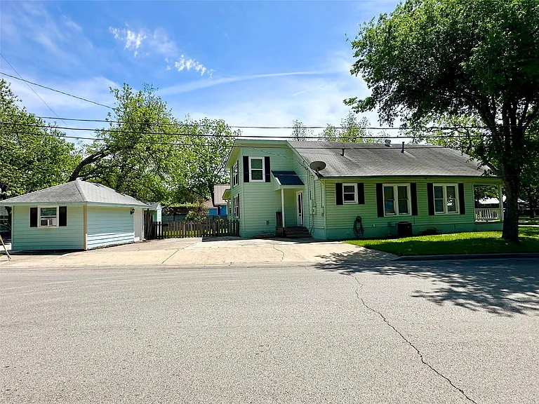 1501 S Church St #A — Photo 27