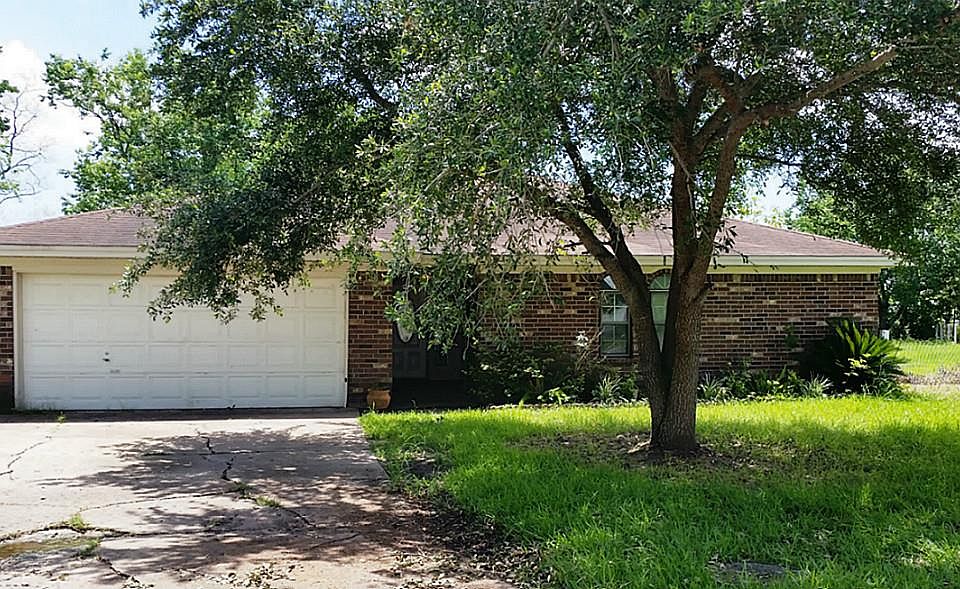 1st image of 1929 Coupland Dr