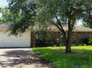 1929 Coupland Dr, La Porte, TX 77571