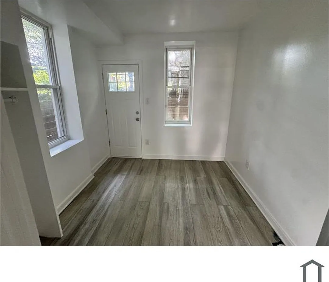 2531 N Dover St — Photo 4