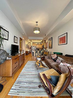 5th image of 319 W 101st St APT 3-A