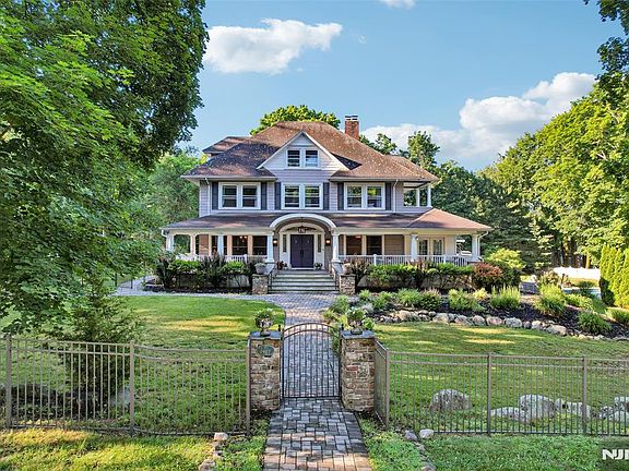3rd image of 30 Olney Rd