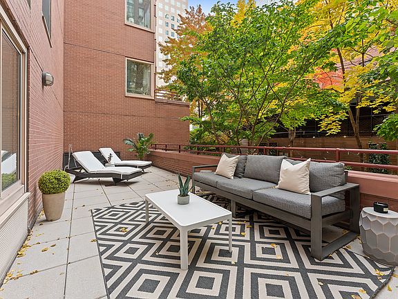 5th image of 250 S End Ave APT 1Q