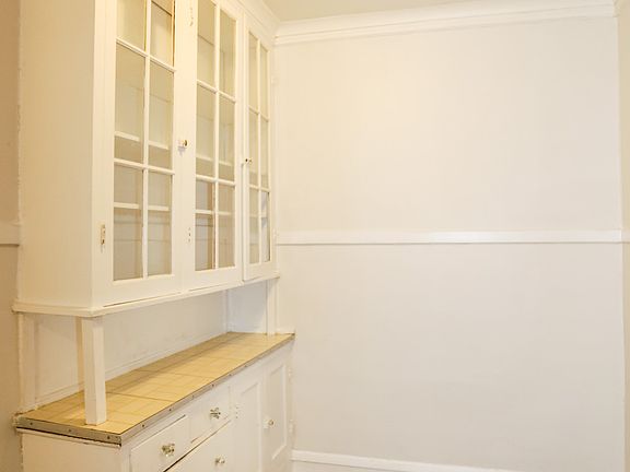 2nd image of 7703 N Sheridan Rd #3L