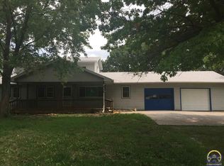 516 N 9th St, Osage City, KS 66523