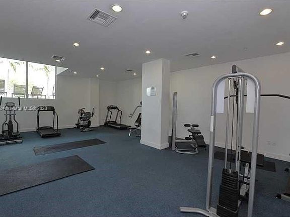 5th image of 2200 NE 4th Ave APT 607