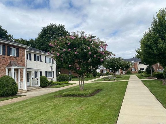 2nd image of 400 Dawson Ln