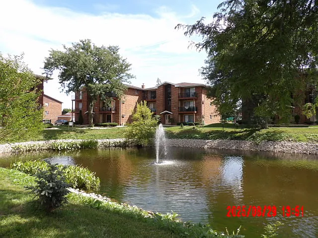 15740 Lake Dr #2CL