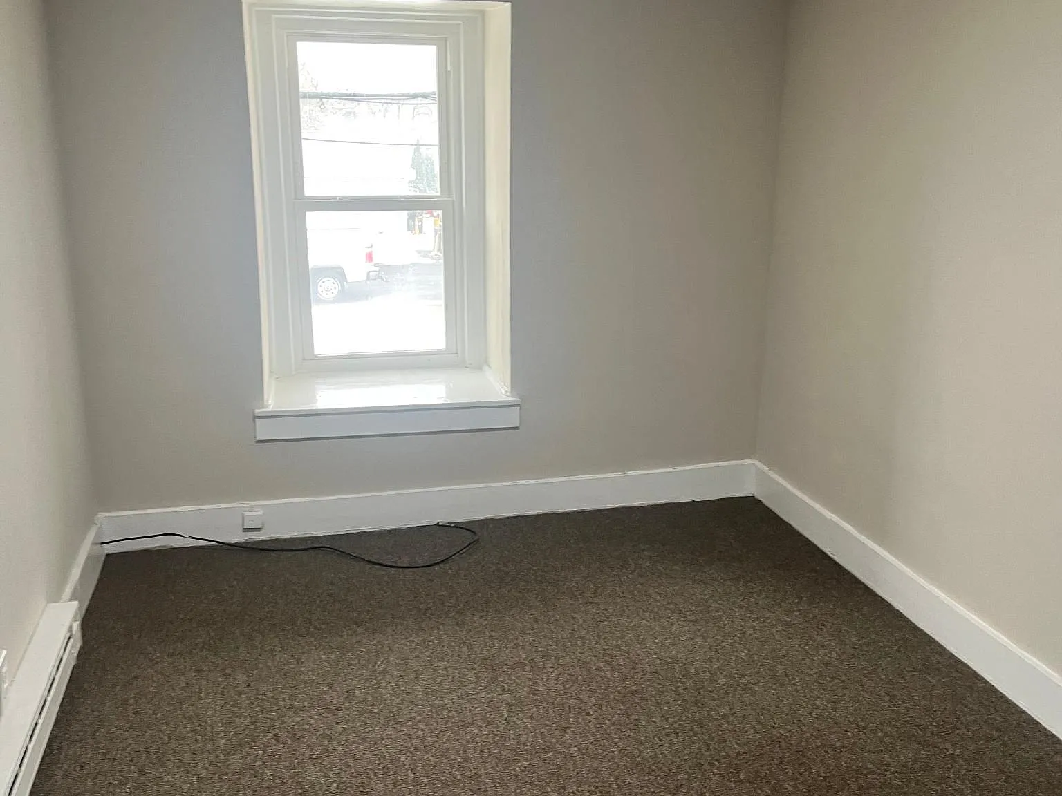 305 S White Oak St — Photo 3