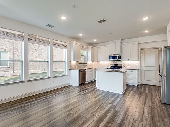 3rd image of 3628 Zellwood Ln