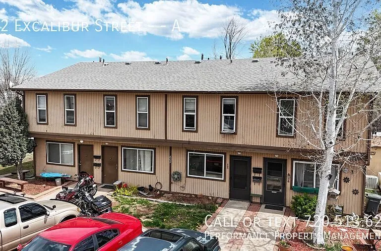 802 Excalibur St #A — Photo 1
