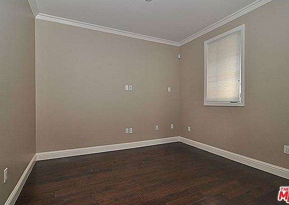 4th image of 633 S Lake Ave Unit 11