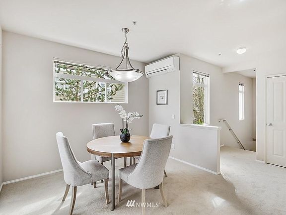 4th image of 594 241st Ln SE