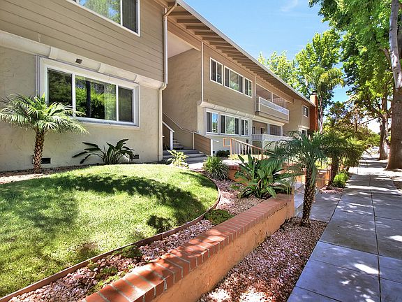 5th image of 424 Grove Dr #102