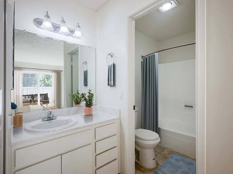 Oceanwood Apartments — Photo 7