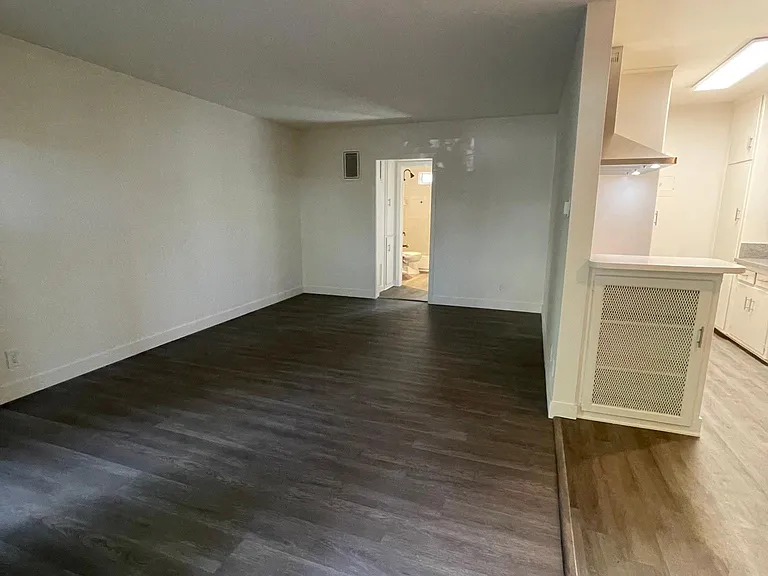 405 N Marengo Ave #9 — Photo 15
