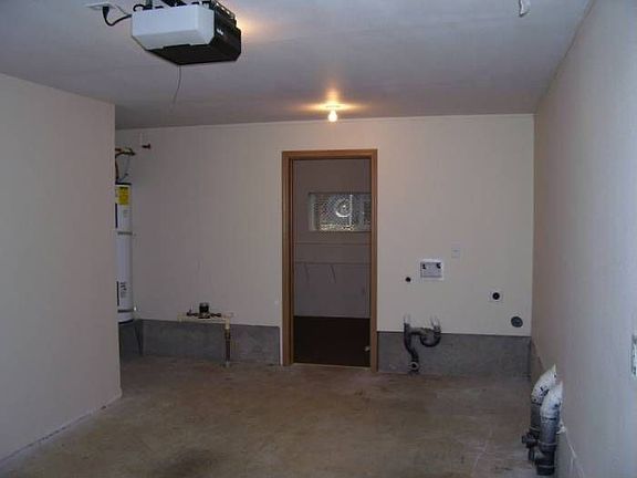 Garage & bonus room