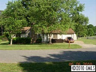 1st image of 2121 Hearthstead Ln