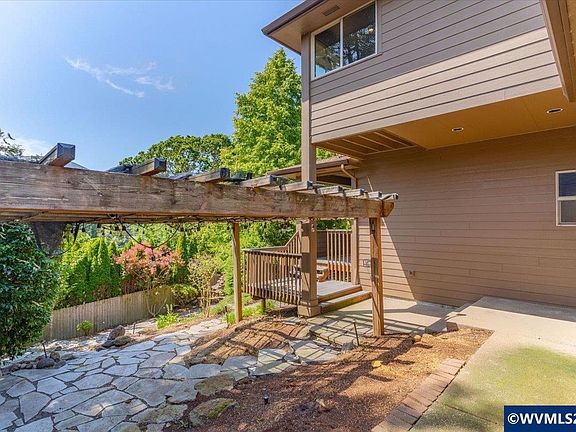 4th image of 1674 Olympia Ct NW