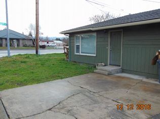 1056 S Grape St, Medford, OR 97501