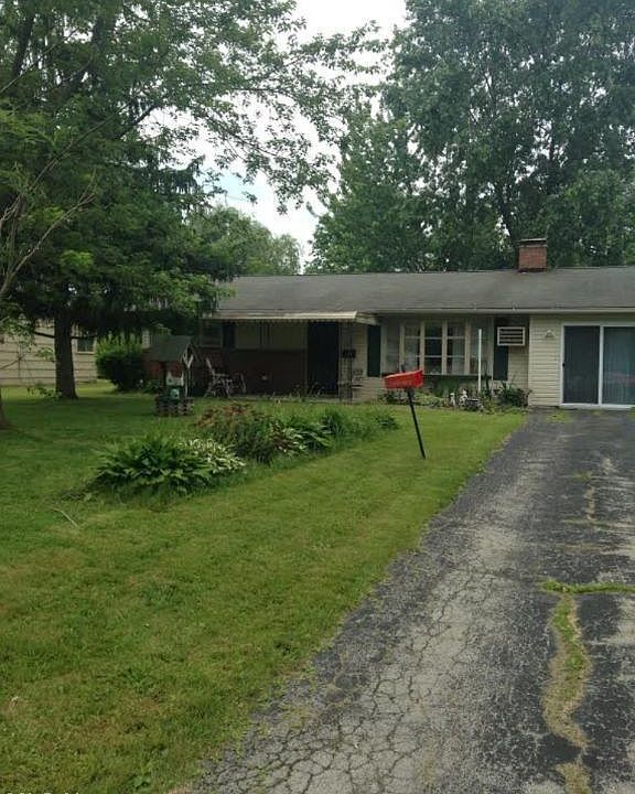 2nd image of 2458 Amberly Dr