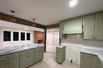 1st image of 906 W Harald St