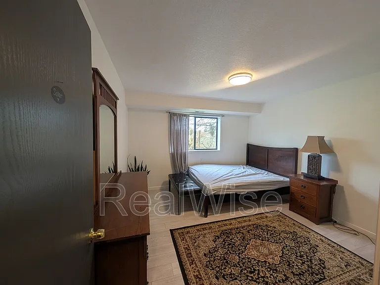 539 Hatfield Dr — Photo 12
