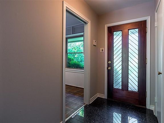 4th image of 3098 Newcastle Dr