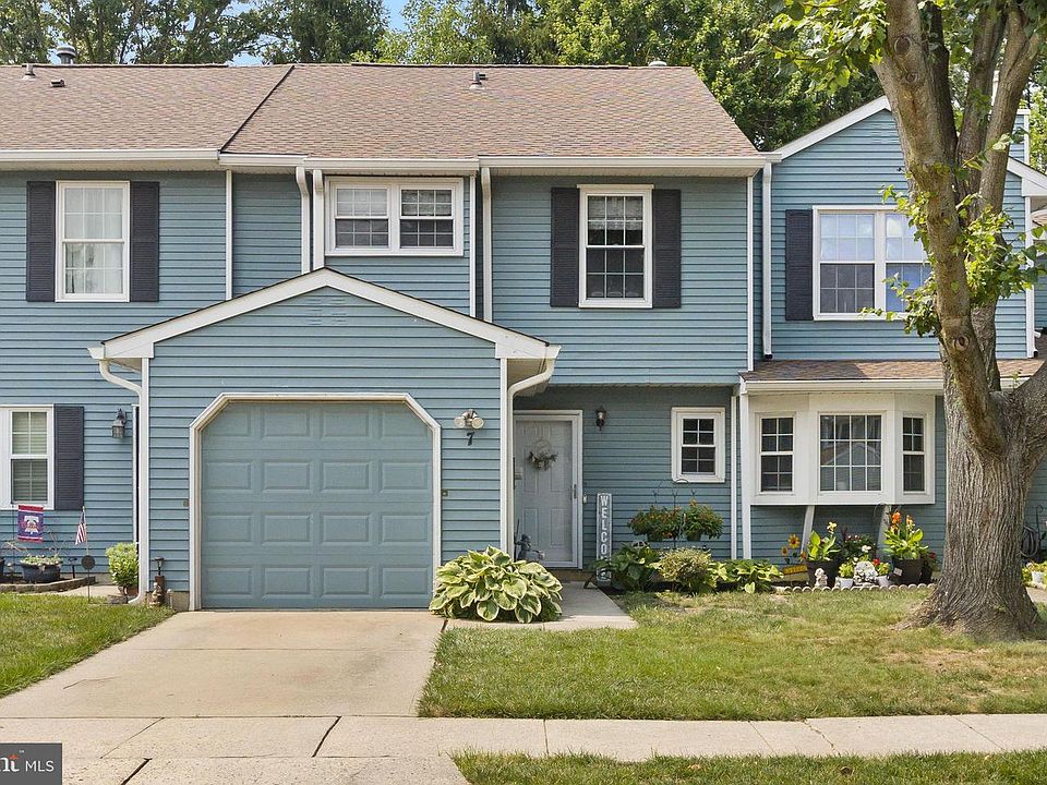 1st image of 7 Fairfax Ct