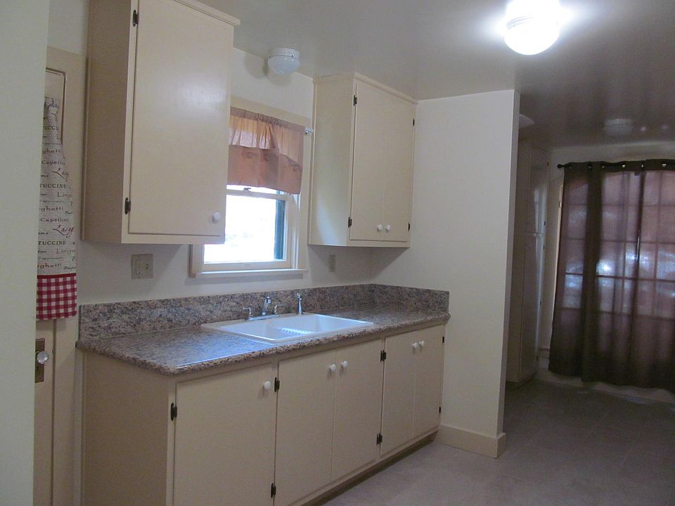 1st image of 401 W C St