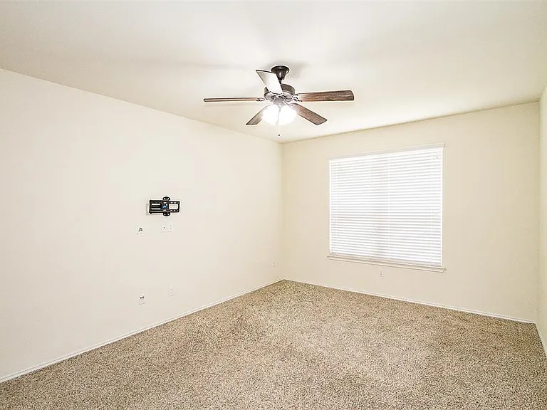 317 Noddy Rd — Photo 8