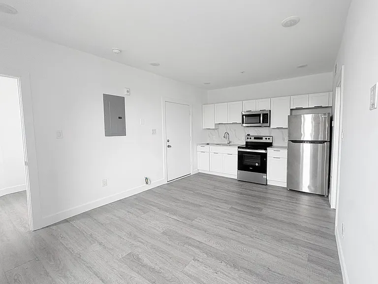 5164 Ridge Ave #2 — Photo 4