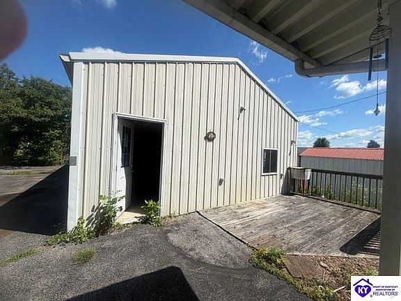 4th image of 91 Cardinal Dr