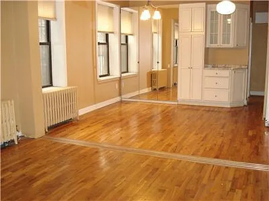 Rented by R New York | media 12