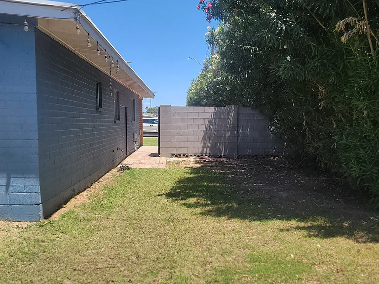 204 N Standage — Photo 40
