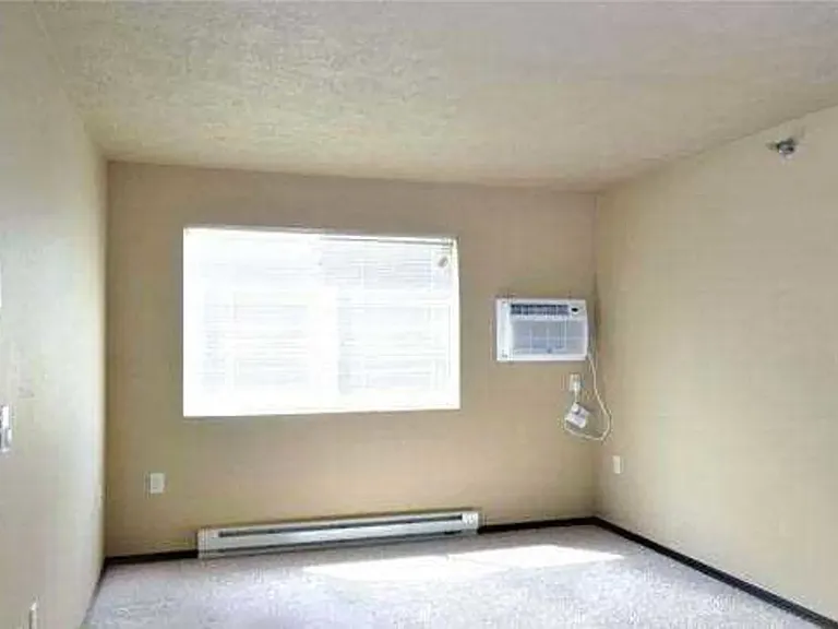 Mirada Manor Apartments — Photo 12