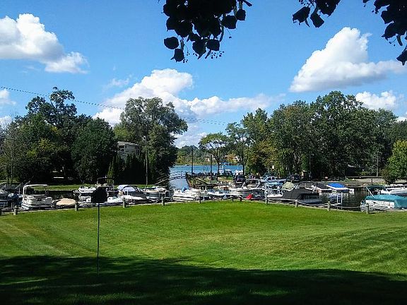 3rd image of 2600 Leroy Ln