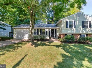 5144 Bradfield Dr, Annandale, VA 22003