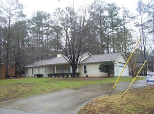 1061 Magnolia Dr, Villa Rica, GA 30180